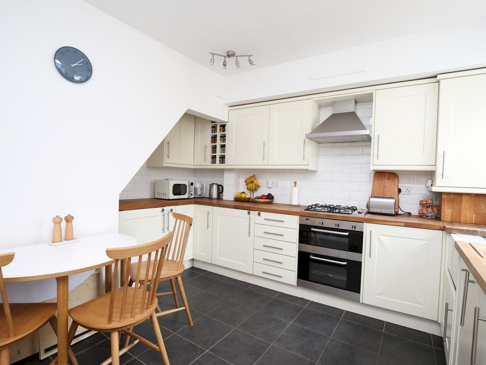 Sunny Victorian 2Br Townhouse Oxford Pass The Keys Villa ภายนอก รูปภาพ